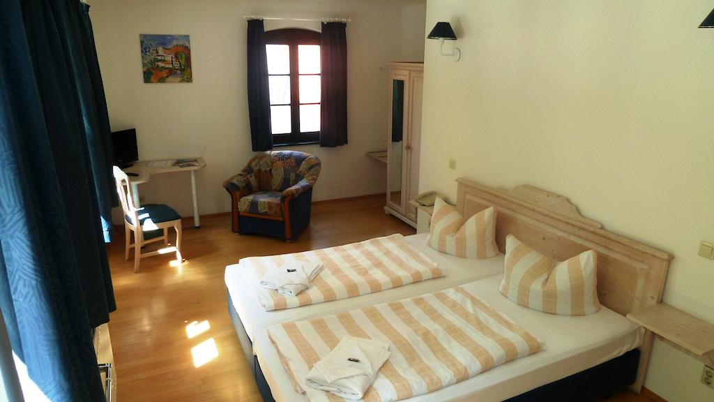 Mb Hotel Weisser Hirsch 혼슈타인 객실 사진